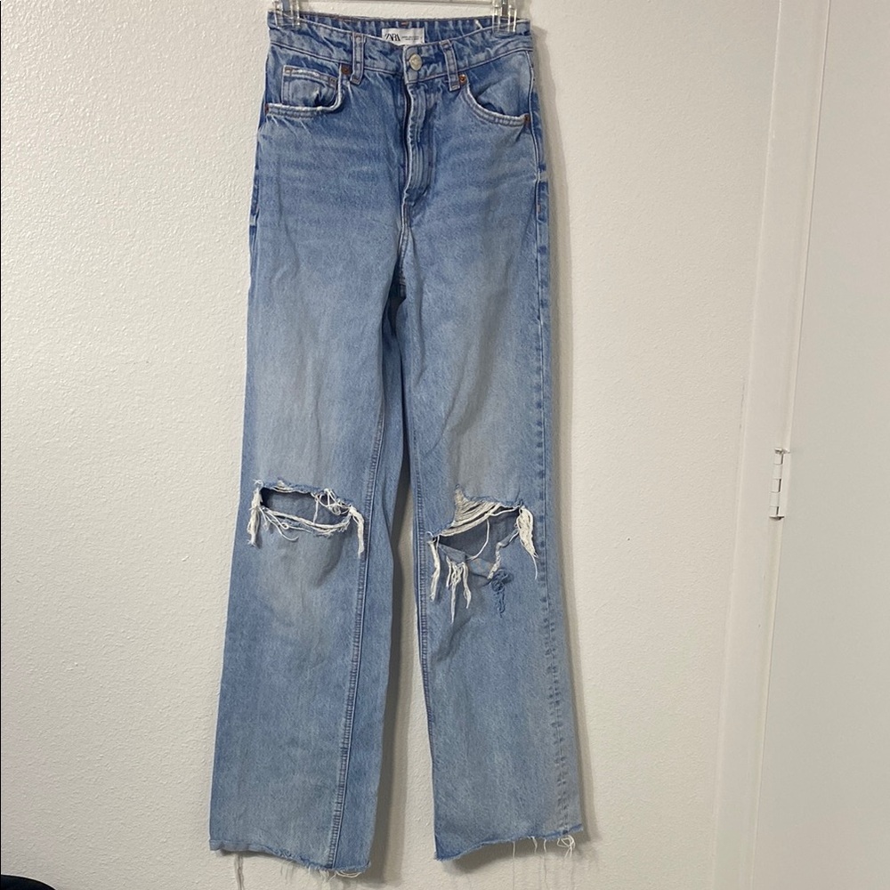 ZARA Women's Light Blue Distressed Jeans